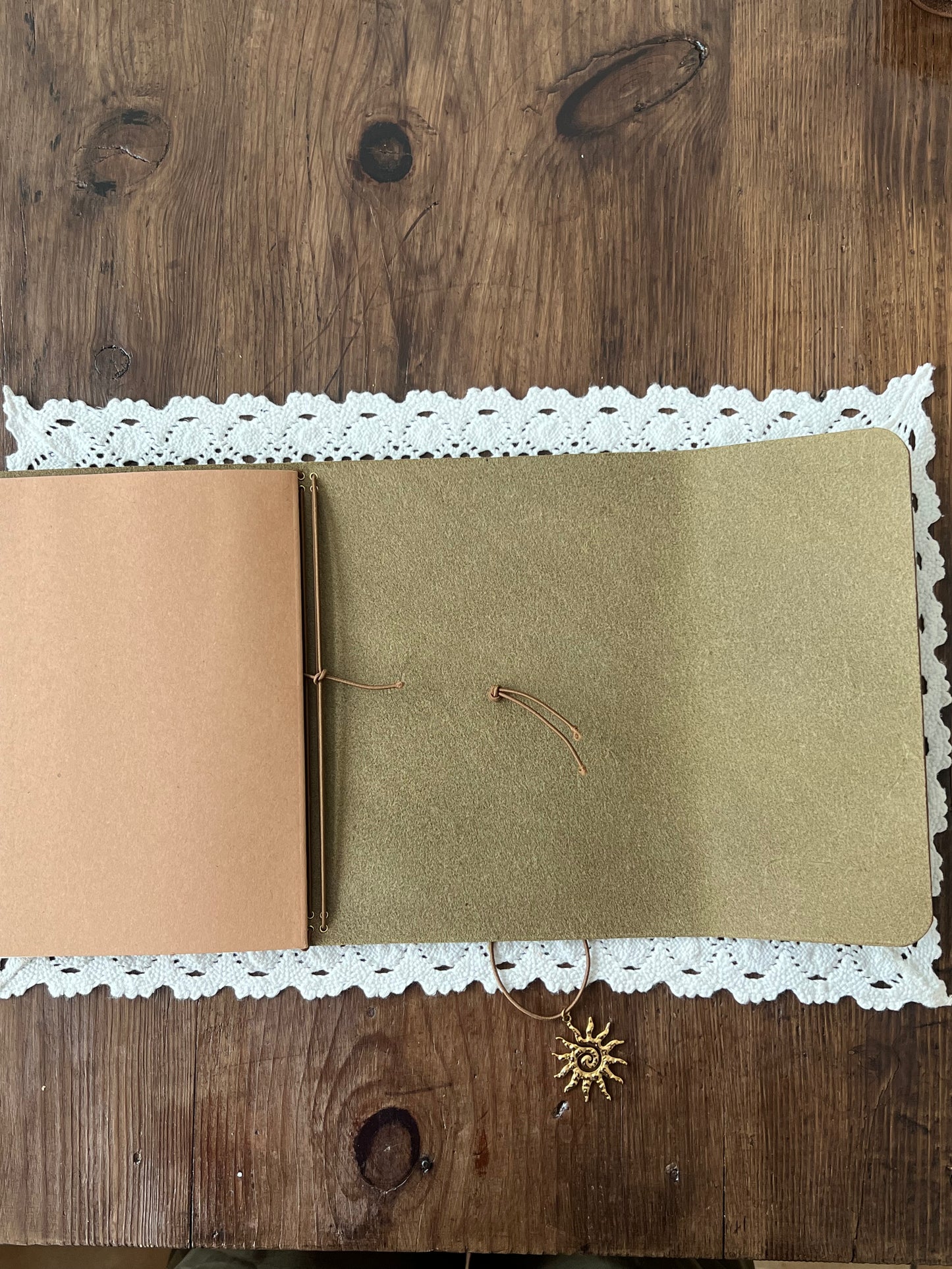 Journal en cuir A4 - Kaki